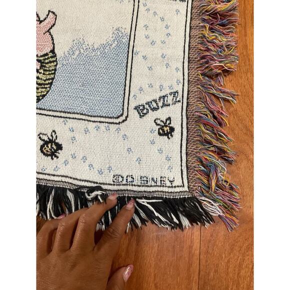 Disney Classic Winnie The Pooh Balloons Tapestry Blanket Throw Goodwin Weaver - Picture 3 of 5